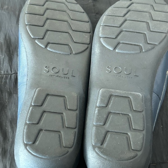 Soul Naturalizer woman’s Navy Loafers - size 9 M- uppers leathers- very comfy - Picture 3 of 11